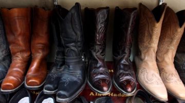 WATCH: She's Got The Itch To Go Shoe Shopping