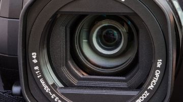 WATCH: When It's True Love, You Just Know It