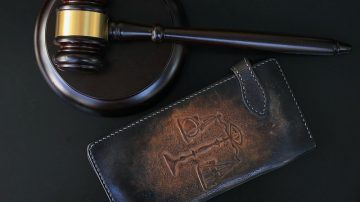 OnlyFans Sued By Two Men Because They Weren't Chatting With Real Models