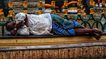 Homeless Man In Flip-Flops Finishes 8K Race To Deal With A Hangover