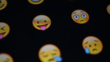 Chinese Car Company Launches Game That Lets You Throw Virtual Emojis At Other Drivers